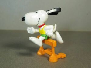 ピーナッツ スヌーピー PVCフィギュア ハードル Snoopy Peanuts