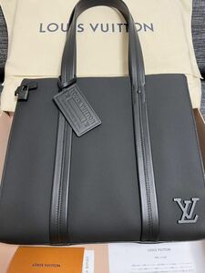 【未使用】　ルイヴィトン　LOUIS VUITTON M57308 テイクオフ・トート　ノワール