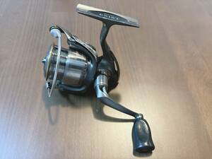 ダイワ イグジストスティーズカスタム STZ 2506 DAIWA EXIST STEEZ CUSTOM スピニングリール 中古品