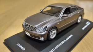 即決　京商　TOYOTA　CROWN　ROYAL　SALOON　G 2005 グレイパールマイカ　トヨタ　クラウン　ロイヤル　サルーン　1/43　絶版　レア