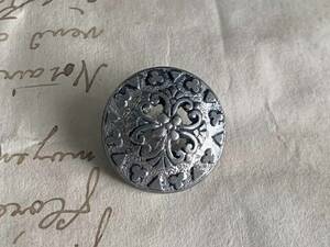 フランス パリ 19世紀後期 透し彫り 花 イニシャル メタル ボタン φ18mm 刺繍 裁縫 手芸 骨董 美術 アンティーク