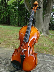 SUZUKI 「特 No.１」 ４/4 バイオリン １９６９年製、艶やかな板面と低音の響き。