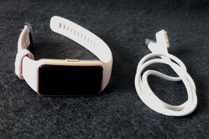 HUAWEI ファーウェイBand 6 サクラピンク 通電確認済 初期化済 中古