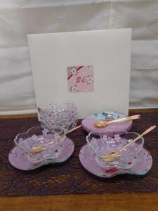 カワムラグラス　サクラデザート皿セット　器・皿・スプーン各5個　桜と牡丹　ピンク かわいい　新品　