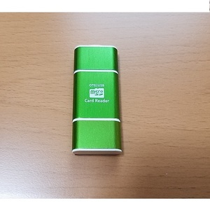 【G0033】【icroSD カードリーダー MicroUSB接続 と USB接続に対応　グリーン
