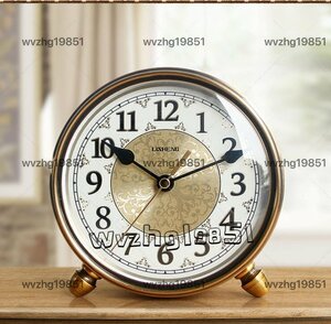 置き時計 おしゃれ 6インチ レトロ金属製卓上時計 連続秒針 静か 小さい 置時計 電池式 家の装飾 リビングルーム 寝室 時計の装飾品