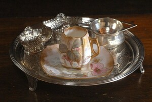 アンティーク　１８０９年　純銀製、風格のある小さなサルバトレイ(n-4)【郵パック発送　送料無料】