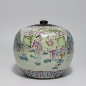 中国美術　清　粉彩人物山水風景紋罐　蓋罐　時代物