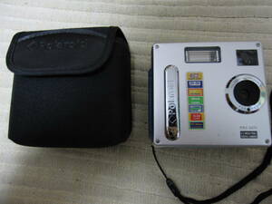 程度かなり良～美中古　Polaroid ポラロイド　PDC 3070　 コンパクトデジタルカメラ 　純正カメラ　ポーチ付　動作確認済