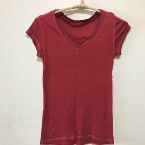 中古　GAPレディース 半袖Tシャツ　赤　M〜Lサイズカットソー