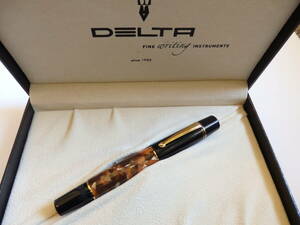 ◆【未使用に近い】DELTA　デルタ　Parthenope　オールドナポリ万年筆　ペン先：18K750ソリッドゴールド M