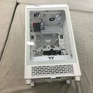 現状品 Thermaltake The Tower 200 Snow 大型グラフィックカード縦置き対応 ミニタワー Mini-ITX PCケース CA-1X9-00S6WN-00 CS8727