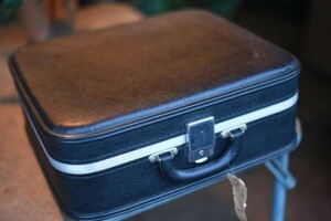 000901 ヴィンテージ　トランクケース　革鞄　カバン　アンティーク　ビンテージ　イギリス　ロンドン　英国　旅行　スーツケース