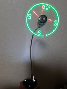 浮かぶLED時計 USB フレキシブル LEDクロックファン 卓上扇風機