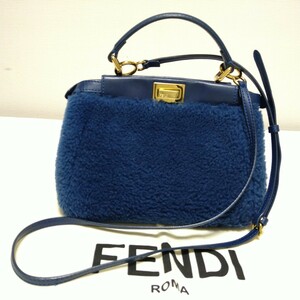 FENDIフェンディ ピーカブ―　FENDI ハンドバッグ PEEKABOO　ムートン　ファー　美品