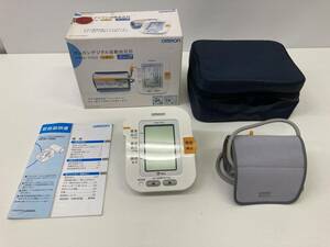 ★◆【USED】オムロン デジタル自動 血圧計 HEM-7000 ファジィ 2019年製 収納ケース付き 動作確認済 60サイズ 　