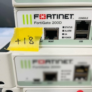 ＋18【通電OK】Fortinet FortiGate 200D FG-200D 分散型エンタープライズ向け 次世代ファイアウォール UTM フォーティネット