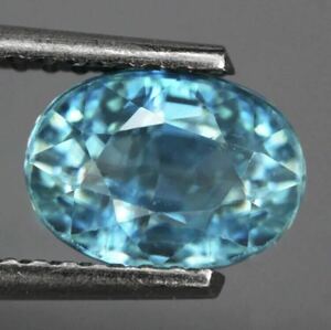 天然ブルージルコン 1.93 Ct カラット