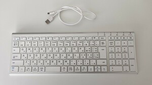 ワイヤレスキーボード　ウルトラスリム　フルサイズ　美品　充電式　IC-BK22　iclever　静音　テンキー　日本語　薄型　Bluetooth