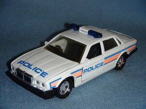 マッチボックス1/43位1987年型ジャガーXJ6サルーン・イギリスポリスカー白・美品/箱付・スーパーキングシリーズ