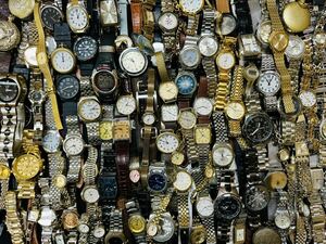 腕時計 大量 約400点 セット まとめて 時計 SEIKO CITIZEN CASIO Vivienne Westwood ARMANI REGUNO JUNCTION ALBA FOSSIL 等 ジャンク F223