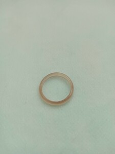 ピンクの指輪　プラスチック製リング