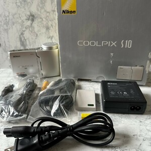 超美品 Nikon COOLPIX S10 VR ニコン シルバー デジカメ