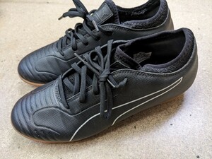 美品 PUMA 24cm プーマ トレーニング シューズ 室内 生ゴム インドア フットサル サッカー 