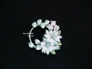 Handmade ◆ お花のリースブローチ ◆ フランネルフラワー、つりがね草 ◆ レース編み