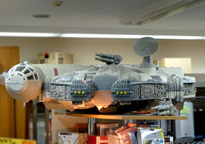 札幌限定 超特大 1.85m スターウォーズ ミレニアムファルコン号 MILLENNIUM FALCON EXTRAORDINAIRE