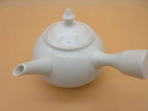 在銘　萬　白磁　急須　茶器　茶道具　煎茶　磁器　骨董　日本製　