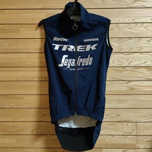 支給品　Trek Segafredo　防水・防風ベスト　トレックセガフレード　Santini　レイン　サンティーニ 自転車 ロードバイク サイクルジャージ