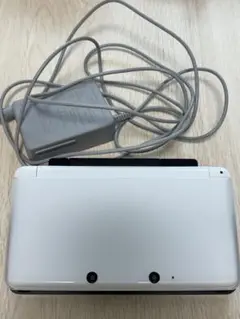 【美品】ニンテンドー　3DS アイスホワイト　動作確認済み