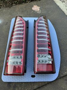 ハイエース　200系　ヴァレンティ　LEDテールランプ　ジュエル