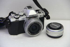 OLYMPUS 一眼レフカメラ OM-D Model E-M10 Mark Ⅱ 送料無料