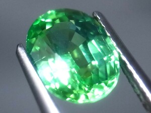 2.04ct 新品・テリ凄・ライムグリーンサファイヤ・合成コランダム