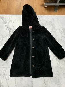 リアルムートン黒キッズコート男女兼用140から150サイズ美品