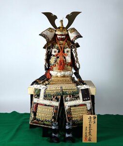 上原玉鳳 作 鎌倉 金小札梨地黄糸威之大鎧 12号 兜飾り 鎧飾り 端午の節句 五月人形 武者人形