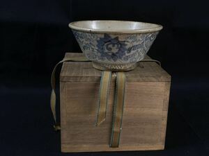 【福蔵】李朝早期 茶碗 染付 唐草蓮花紋 骨董 古玩 古美術 木箱付 時代保証 本物 径14cm