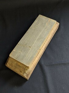 古い 天然砥石 木製台付 本体約22×8cm 大工道具 刃物 包丁 剃刀 研磨