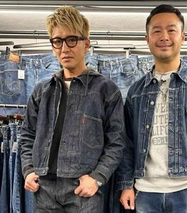 新品 Levi