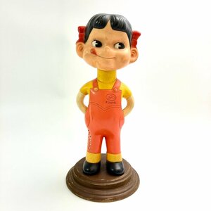 A) Fujiya フジヤ ペコちゃん 首振り人形 フィギュア 木製土台 全高約32cm レトロ ヴィンテージ キャラクター 中古 USED 現状渡し