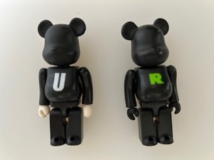 BE@RBRICK ベアブリック　100％ 　シリーズ5　 BASIC　 ”R”　＆　裏（グッドイナフ）　”U”