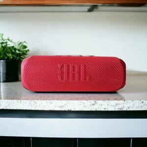 【新品】JBL FLIP6 レッド 赤 重低音 高音質 防水 アウトドア ジェイビーエル 本体のみ