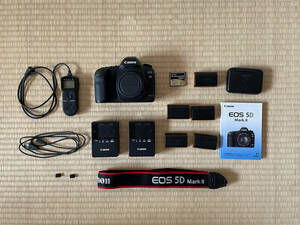 Canon EOS 5D Mark2 付属品多数（純正電池×5、充電器×2、LexarCF 64GB etc）