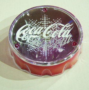 コカ・コーラ ボトル キャップ型 イルミネーションライト付きコースター　限定品