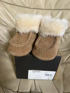 UGG ベビーブーツ　　 size〜12ヶ月 未使用 プレゼントにも最高だと思います♪