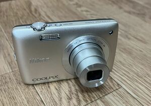 中古美品　Nikon ニコン COOLPIX S4400 コンパクトデジタルカメラ