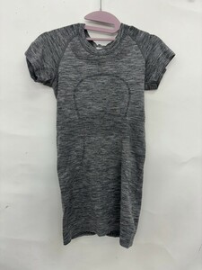 美品　ルルレモン　lululemon Ｔシャツ　ランニング　スウェット　ジム　トレーニング　スポーツ　レディース　グレー　半袖