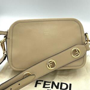 ★鑑定済★FENDI フェンディ エフイズ　カメラ　バッグ　ショルダー　キャム